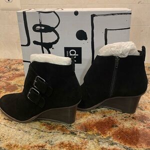 Dolce Vita black suede boots - size 7.5 - NEW IN BOX